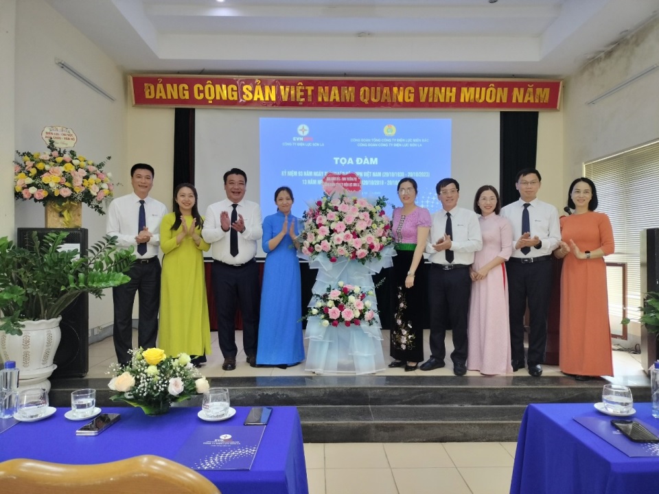 Tọa đàm, giao lưu, gặp gỡ nhân kỷ niệm Ngày Phụ nữ Việt Nam 20/10